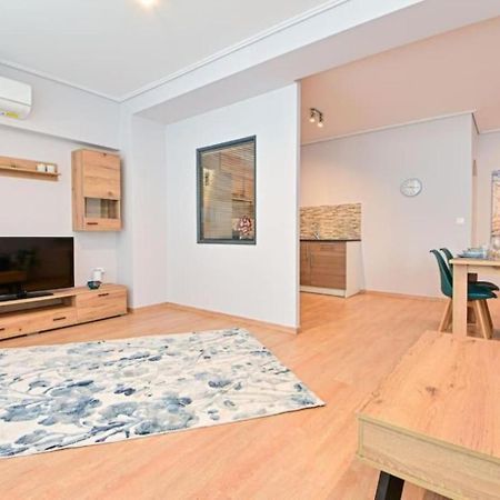 Cozy Apartment Located On Piraeus Port Area- Екстериор снимка