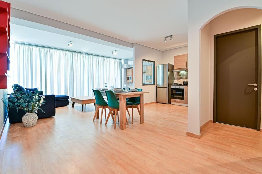 Cozy Apartment Located On Piraeus Port Area- Екстериор снимка