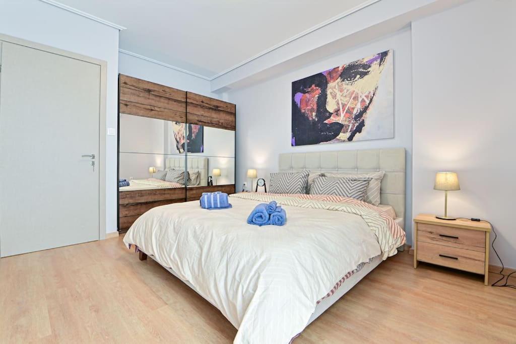 Cozy Apartment Located On Piraeus Port Area- Екстериор снимка