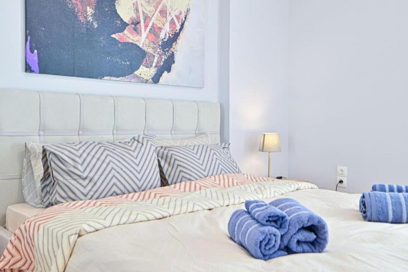 Cozy Apartment Located On Piraeus Port Area- Екстериор снимка